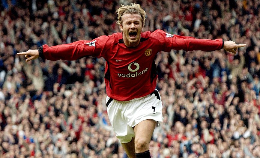 David Beckham debutó en 1992, a los 17 años, bajo los colores del Manchester United, donde jugó hasta el año 2003. (AFP)