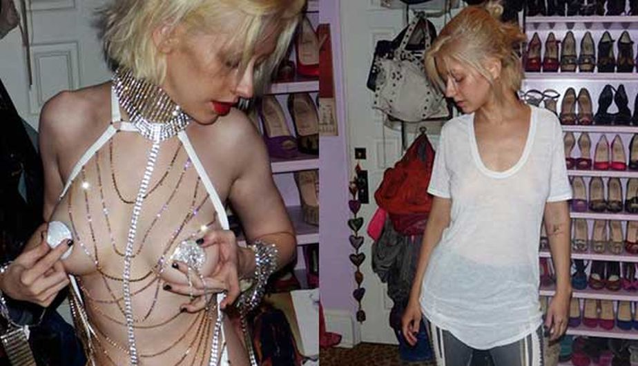 Christina Aguilera probándose un atrevido vestuario en 2010. (Internet)