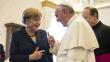 Francisco y Angela Merkel hablan de crisis europea en cita privada