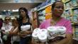 Venezolanos sufren para conseguir papel higiénico