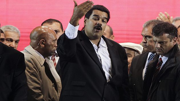 Se le puede venir la noche a Maduro antes de lo previsto. (EFE)