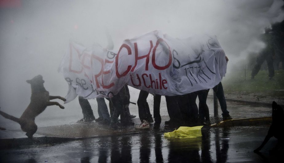 Chile, Santiago de Chile, Protesta estudiantil, Carabineros, Policía chilena, Estudiantes universitarios, Manifestación estudiantil