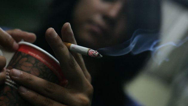 PROTECCIÓN. Congresistas buscan reducir el consumo de tabaco. (Perú21)