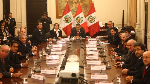 Líderes políticos atendieron la invitación del presidente Humala. Volverán a ser convocados poco antes del fallo. (R. Cornejo)