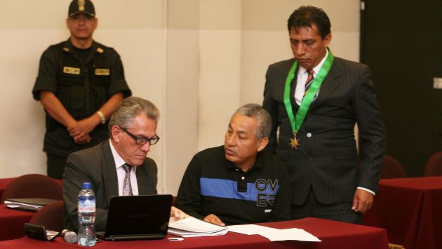 VÍNCULOS DE TERROR. Alfredo Crespo, además de abogado de ‘Artemio’, es secretario general del Movadef. (USI)