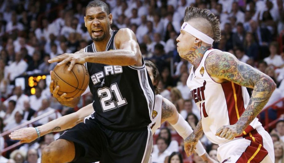 Los Heat vencieron 103 a 101 a los Spurs en un partido de infarto. (Reuters)