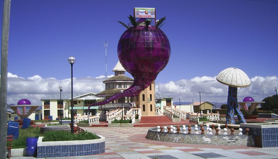 El Monumento a la Maca, ubicado en la Plaza de Armas de Huayre, en Junín. (Internet)
