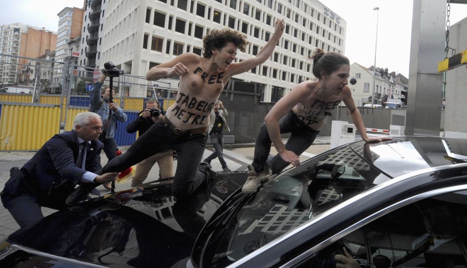 Las mujeres protestan por la reciente condena a miembros de Femen en Tunez. (Reuters)