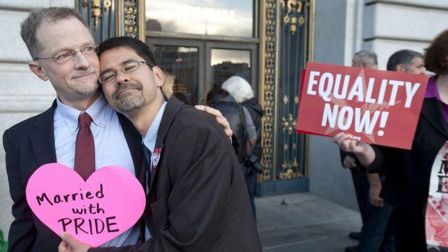 GRAN VICTORIA. Comunidad homosexual festejó histórico fallo en las calles de San Francisco. (AP)