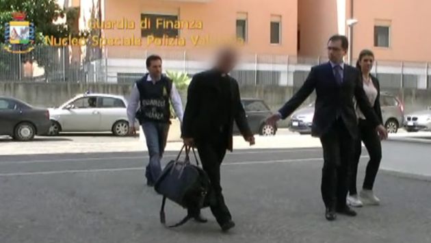 Escándalo. Scarano utilizó dinero de donaciones para pagar hipoteca de su casa de Salerno. (AP)