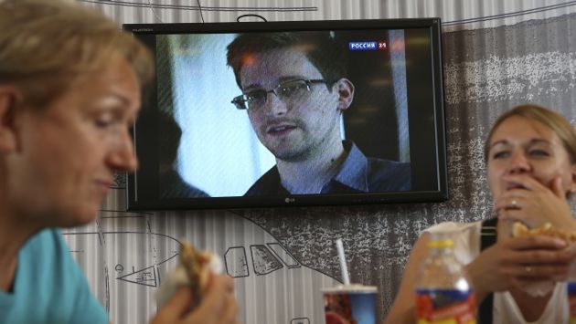 EN EL LIMBO. Edward Snowden sigue en el aeropuerto de Moscú. (AP)