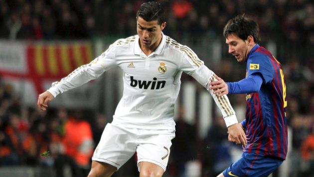 Cristiano Ronaldo y Lionel Messi esperan suceder a Andrés Iniesta. (AP)