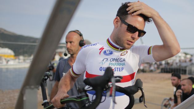 Cavendish habría sido atacado con orín en rechazo a una caída que provocó en el Tour de France 2013. (AP)