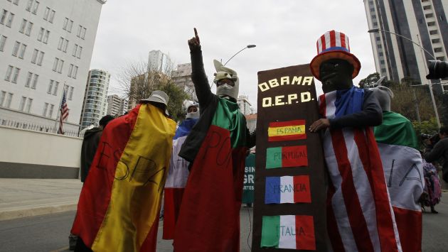 PROTESTAS. En Bolivia mostraron su disconformidad por el espionaje de EE.UU. y el maltrato a Evo. (Reuters)