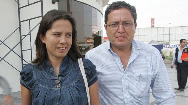 Eduardo Ponce dijo que su hija Rosario se encuentra más tranquila tras decisión de fiscal. (USI)