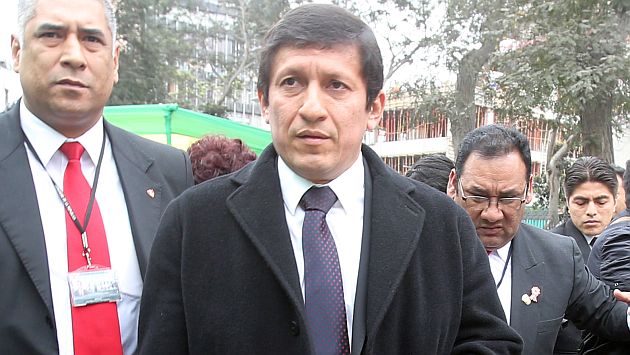 Víctor Isla aseguró que donaciones fueron un acuerdo de la Mesa Directiva. (Martín Pauca)