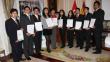 Estudiantes peruanos ganan beca para España