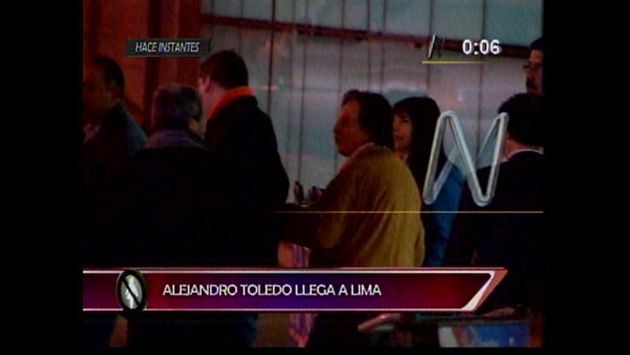 Alejandro Toledo llegó a Lima alrededor de la medianoche. (Captura de TV)
