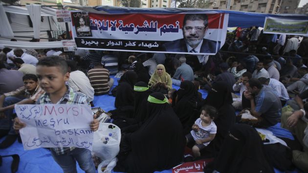 Partidario de Mohamed Mursi exigen su vuelta al poder. (Reuters)