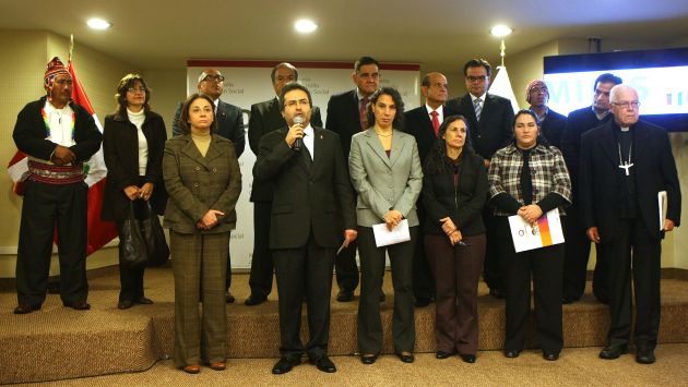 Juan Jiménez dio una conferencia de prensa junto a miembros de la sociedad civil. (Andina)