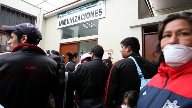 Padres se quejaron porque no pudieron inmunizar a sus hijos menores de 5 años en el Daniel Alcides Carrión. (Nancy Dueñas)