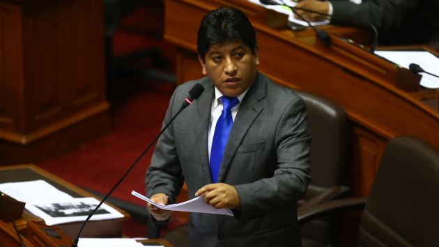 El congresista Josué Gutiérrez critica fallo sobre bonos. (Rafael Cornejo)