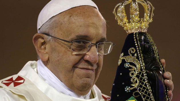 Papa Francisco cargó a la Virgen de Aparecida. (Reuters)
