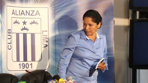 Susana Cuba aclaró que las decisiones se toman con la aprobación del técnico Wilmar Valencia. (Fernando Sangama/Depor)