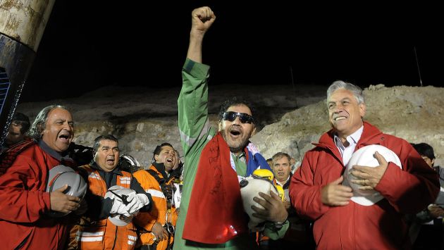 Minero Luis Urzúa, el último en ser rescatado en octubre de 2010. (AP)