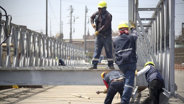 Puente Bella Unión se cerró en febrero pasado para instalar estructura metálica. (El Comercio)