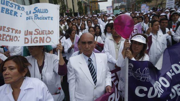 Burlados. Galenos dicen que la ministra vende “falsedades”. (César Fajardo)