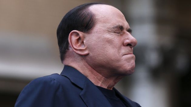 Silvio Berlusconi busca no desaparecer de la política. (Reuters)
