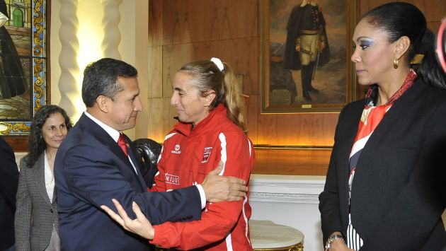Ollanta Humala agradeció a Natalia Málaga por su trabajo. (Andina)