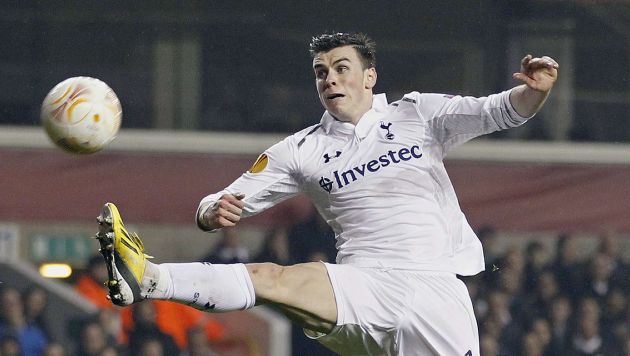 Gareth Bale no la pasa bien. (AFP)