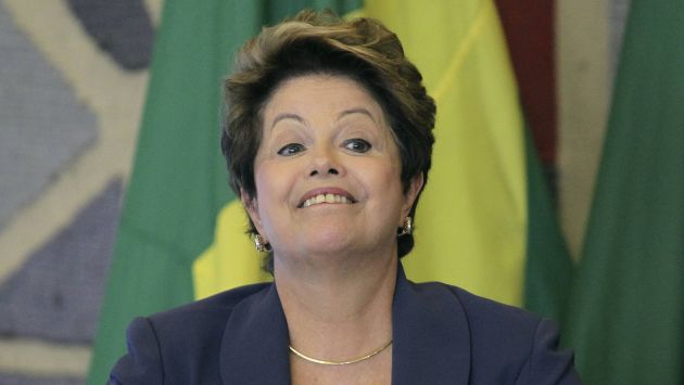 Dilma Rousseff también recibe respaldo ciudadano por su manejo de la economía. (Reuters)