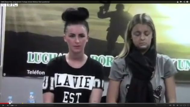 Policía difunde videos de la detención de bellas jóvenes. (YouTube)