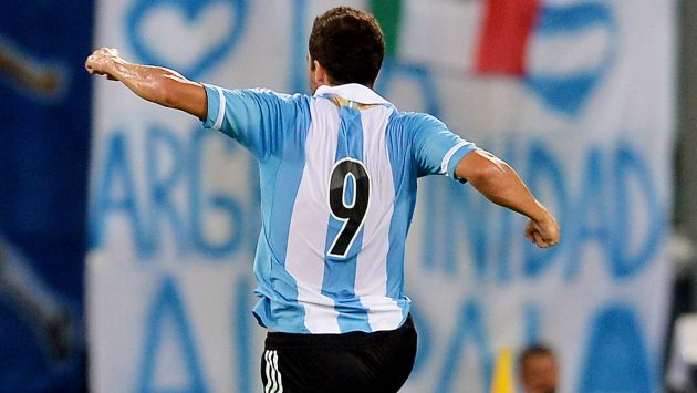 ‘PIPITA’ CON GANAS. Higuaín abrió la cuenta para Argentina. (AFP)