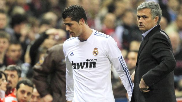 Cristiano y Mourinho coincidieron en Real Madrid durante tres años, pero ahora están más distanciados que nunca. (AP)