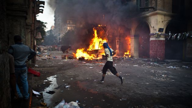 Escalada. Varias ciudades egipcias se han transformado en campos de batalla por las protestas. (AFP)