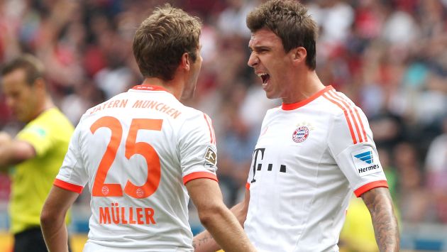 Mandzukic celebra su gol junto a Muller. (AFP)