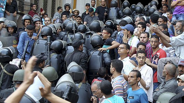 La crisis social en Egipto es cada vez más sangrienta. (Reuters)