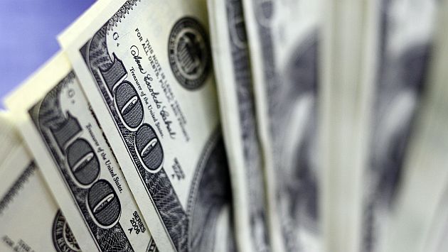 Los inversores extranjeros e institucionales, así como empresas, se refugiaron en el dólar. (Bloomberg)