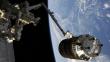 Dos rusos completan caminata espacial de más de 7 horas 
