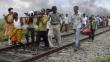 India: Tren arrolla y mata a 37 personas
