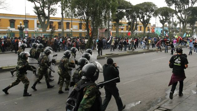 Las protestas y la respuesta policial afectan a comercios. (Nancy Dueñas)
