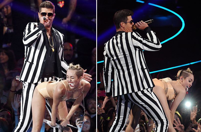 Miley Cyrus no dejó nada a la imaginación con su presentación en los MTV Video Music Awards. (Reuters/AP)