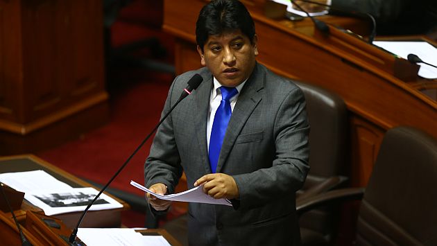 Josué Gutiérrez se defendió durante la sesión plenaria de hoy. (USI)