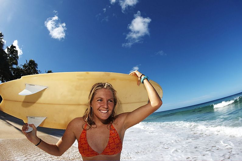 1. Stephanie Gilmore. La surfista australiana tiene como auspiciadores a Quicksilver, Ford, entre otros. Lo que ha llevado a Gilmore a recaudar US$620 mil en toda su carrera.
