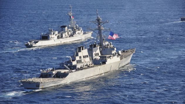 Naves de Estados Unidos ya se encuentran cerca de Siria, esperando solo la orden. (Reuters)