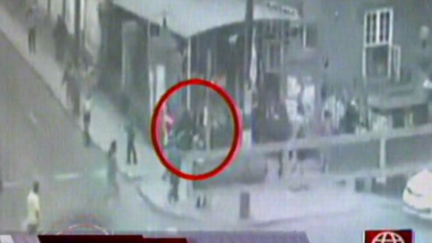 Video muestra los precisos momentos del secuestro. (América TV)